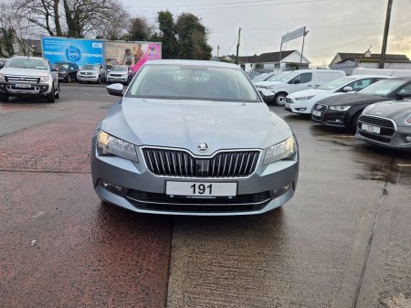 2019 Skoda Superb - thumbnail 2