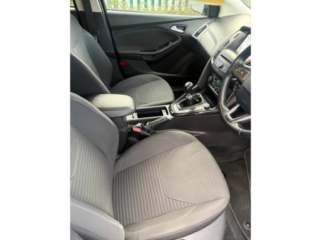 2018 Ford Focus - thumbnail 8