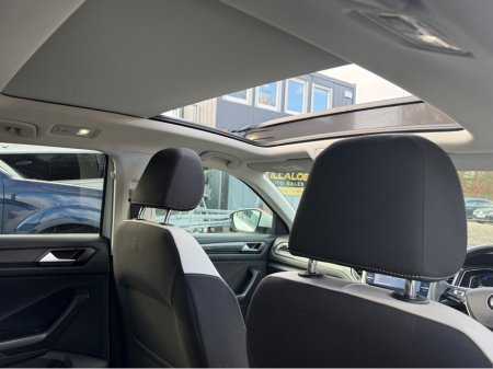 2020 Volkswagen T-Roc SPORT 2.0 TDI MANUAL 6SPEED FWD 150HP 5DR €24,950 thumbnail