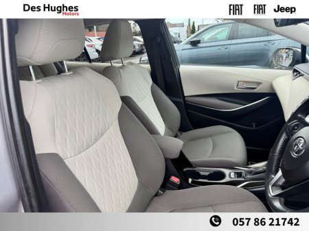 2020 Toyota Corolla Hybrid Luna-Sport Saloon €22,450 thumbnail