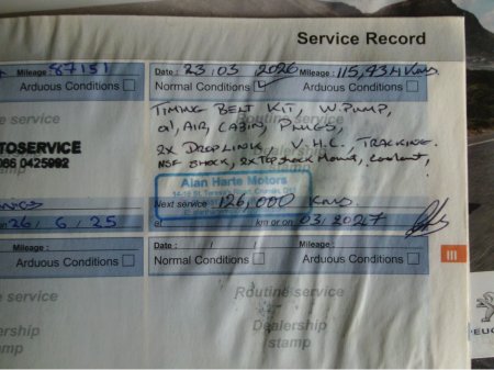 2016 Peugeot 2008 - thumbnail 32