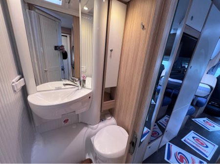 2020 Sunlight T 67 A72 RIGHT HAND DRIVE 3DR €69,800 thumbnail