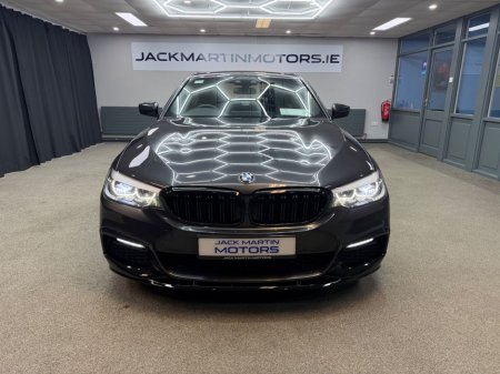 2019 BMW 5 Series - view 2