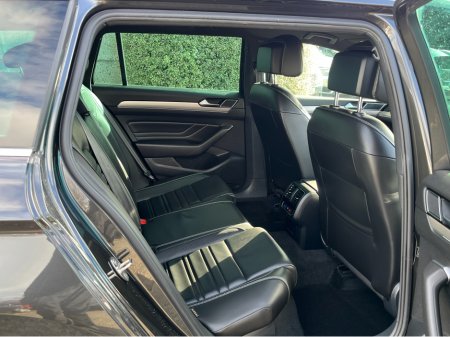 2021 Volkswagen Passat - thumbnail 10