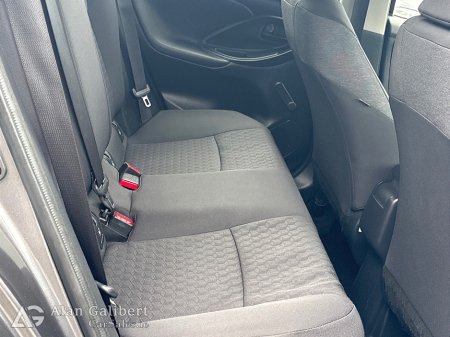 2023 Toyota Yaris 1.5 HYBRID LUNA  AUTO €18,995 thumbnail