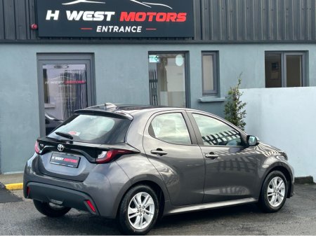 2022 Toyota Yaris 1.0 LUNA 4DR €16,945 thumbnail