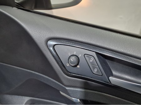 2013 Volkswagen Golf - thumbnail 19