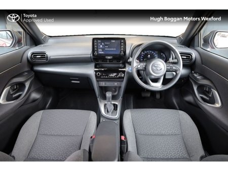 2023 Toyota Yaris Cross LUNA HYBRID, NICE LOW MILEAGE! €26,995 thumbnail