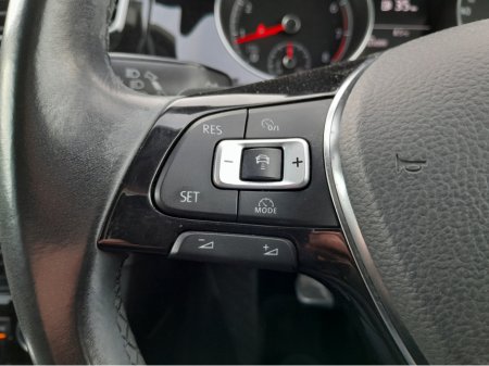 2015 Volkswagen Golf 1.4 Highline €13,950 thumbnail