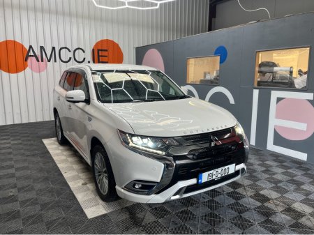 2019 Mitsubishi Outlander 2019 MITSUBISHI OUTLANDER PHEV 2.4L HYBRID / 64K KMS / ADAPTIVE CRUISE CONTROL, HEATED SEATS, REVERSE CAMERA & MORE