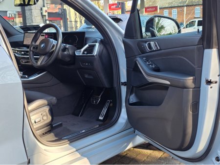 2025 BMW X5 XDRIVE50E M SPORT AUTO. ONLY 5K MILES. FINANCE ARRANGED. SIMI. AA APPROVED. €97,950 thumbnail