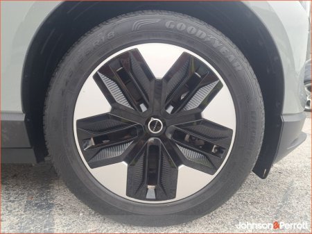 2024 Volvo EX30 Single Motor BEV 272hp Plus *VERY LOW MILEAGE* €34,900 thumbnail