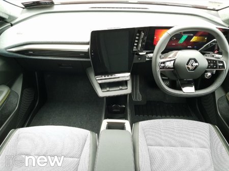 2025 Renault Scenic techno 87kWh 220hp €43,900