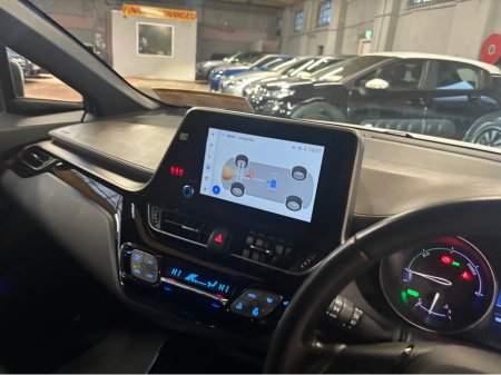 2023 Toyota C-HR HYBRID SOL 4DR AUTO €24,499 thumbnail