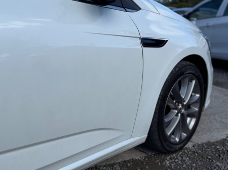 2017 Renault Megane - thumbnail 14