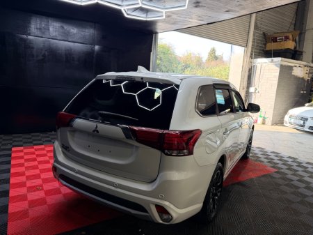 2017 Mitsubishi Outlander - thumbnail 9