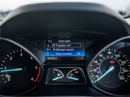 2017 Ford Kuga 2017 Kuga 1.5d TITANIUM/High spec/1yr warranty €15,888 thumbnail