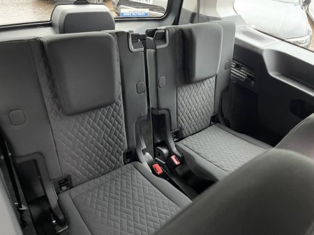 2023 Volkswagen Caddy Maxi 2.0 TDI Life MPV 5dr Diesel DSG Euro 6 (s/s) (122 ps) thumbnail