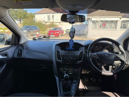 2015 Ford Focus - thumbnail 12