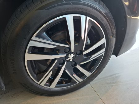 2023 Peugeot 208 - thumbnail 9