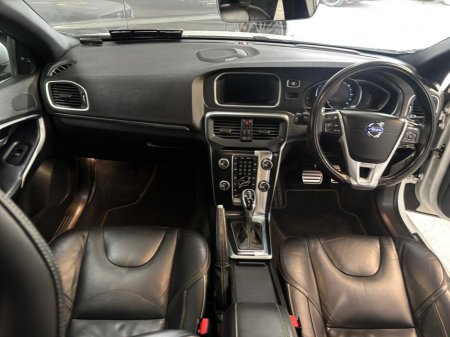 2016 Volvo V40 D4.   R-DESIGN  AUTOMATIC €13,850