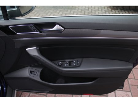 2019 Volkswagen Passat - thumbnail 10