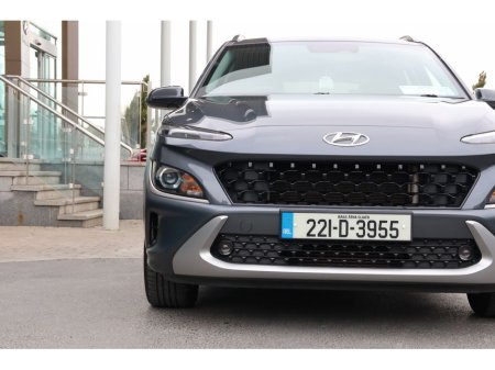 2022 Hyundai Kona - thumbnail 3