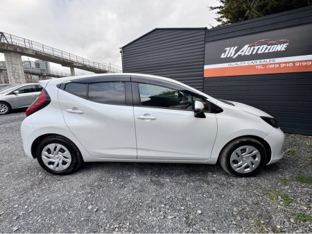 2021 Toyota Aqua - thumbnail 7