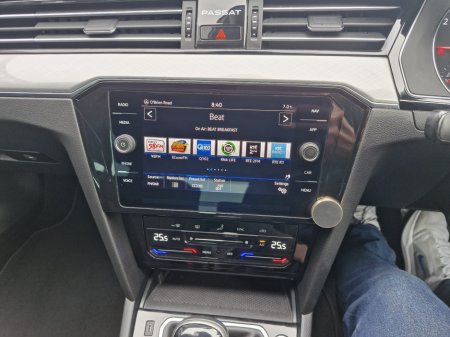 2022 Volkswagen Passat - thumbnail 10