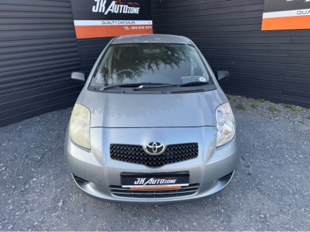 2007 Toyota Yaris - thumbnail 2