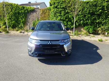 2020 Mitsubishi Outlander - photo 2