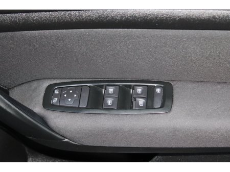 2019 Renault Megane 1.3 TCe 140 GPF Play €13,950 thumbnail