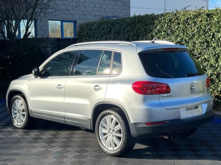 2015 Volkswagen Tiguan LOUNGE EDITION 1.2 TSI // FULL SERVICE HISTORY // 18" ALLOYS // REVERSE CAMERA €15,950 thumbnail
