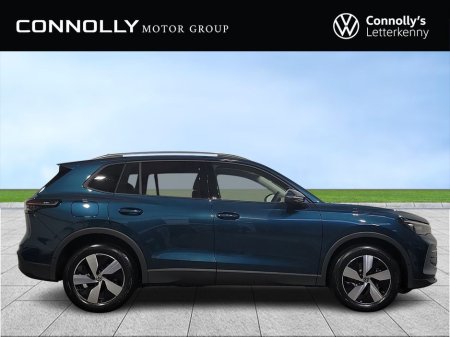 2026 Volkswagen Tiguan  thumbnail