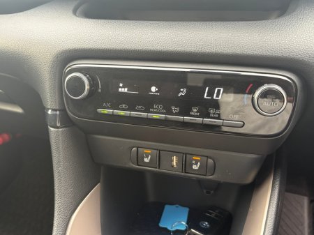 2020 Toyota Yaris - thumbnail 12