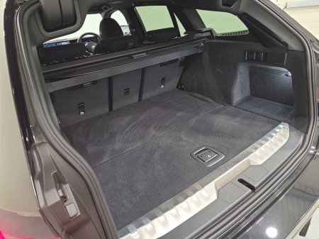 2025 BMW 3 Series - thumbnail 13