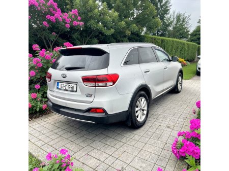 2016 Kia Sorento - thumbnail 4