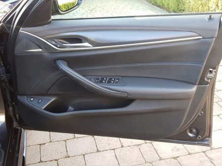 2022 BMW 5 Series - thumbnail 21