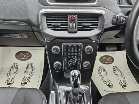 2016 Volvo V40 - thumbnail 33