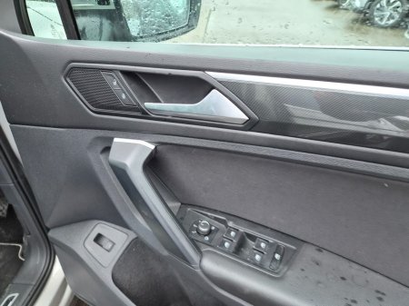 2019 Volkswagen Tiguan - thumbnail 10