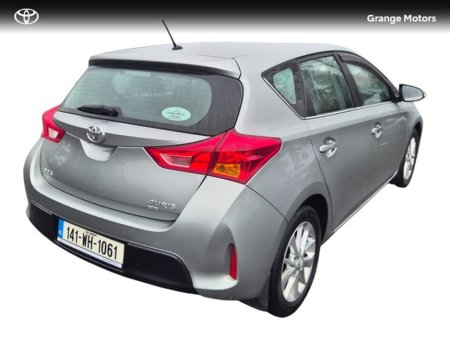 2014 Toyota Auris - thumbnail 2