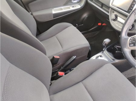 2016 Toyota Vitz LOW MILEAGE 1.3 AUTOMATIC €11,600