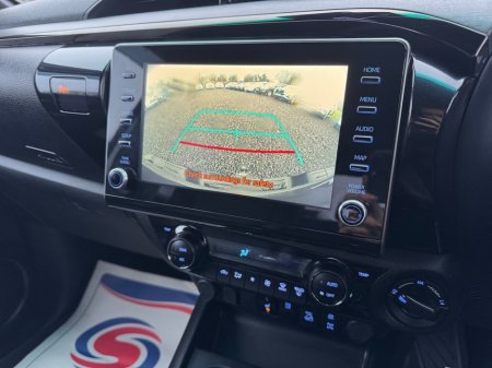 2024 Toyota Hilux *NO VAT* 2.8 INVINCIBLE AUTO #319 €51,999 thumbnail