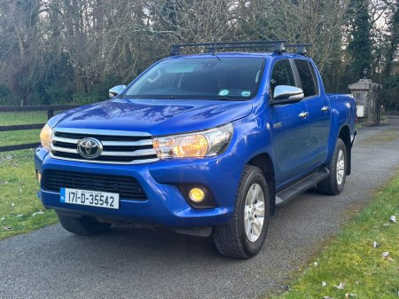 2017 Toyota Hilux - thumbnail 2