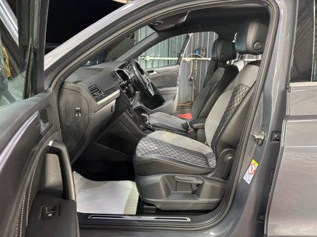 2021 Volkswagen Tiguan 2.0 TDI 150HP R-Line €35,950 thumbnail