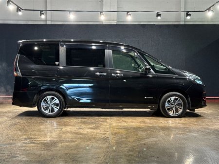 2022 Nissan Serena - thumbnail 2