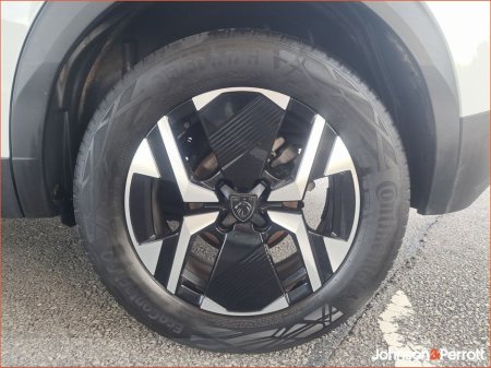 2025 Peugeot 2008 - thumbnail 10