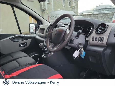 2017 Nissan NV300 LWB 125 SV AC AIRCON €9,500