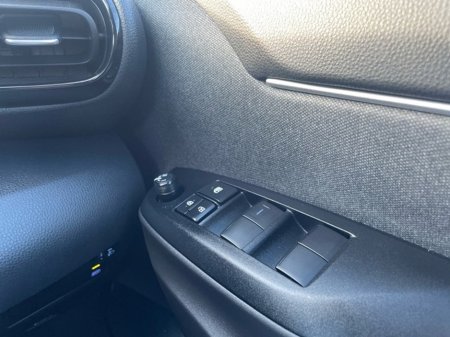 2022 Toyota Yaris Cross - thumbnail 17