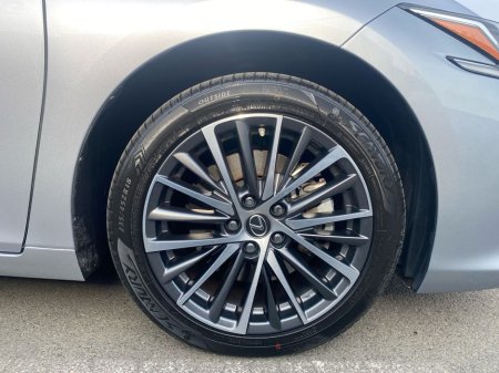 2024 Lexus ES 300 H - thumbnail 5